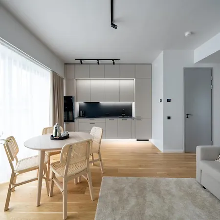 Bob W Apartament Parnawa