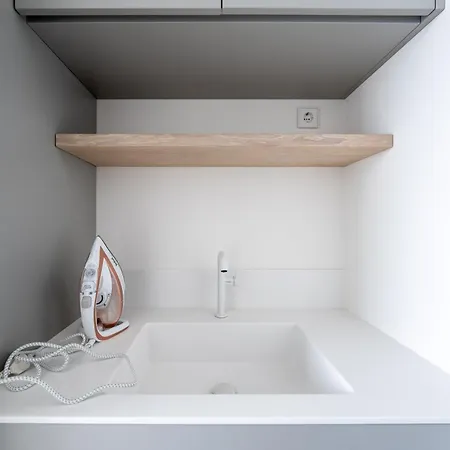 Bob W Apartman *