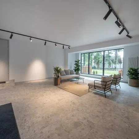 Bob W Apartament Parnawa